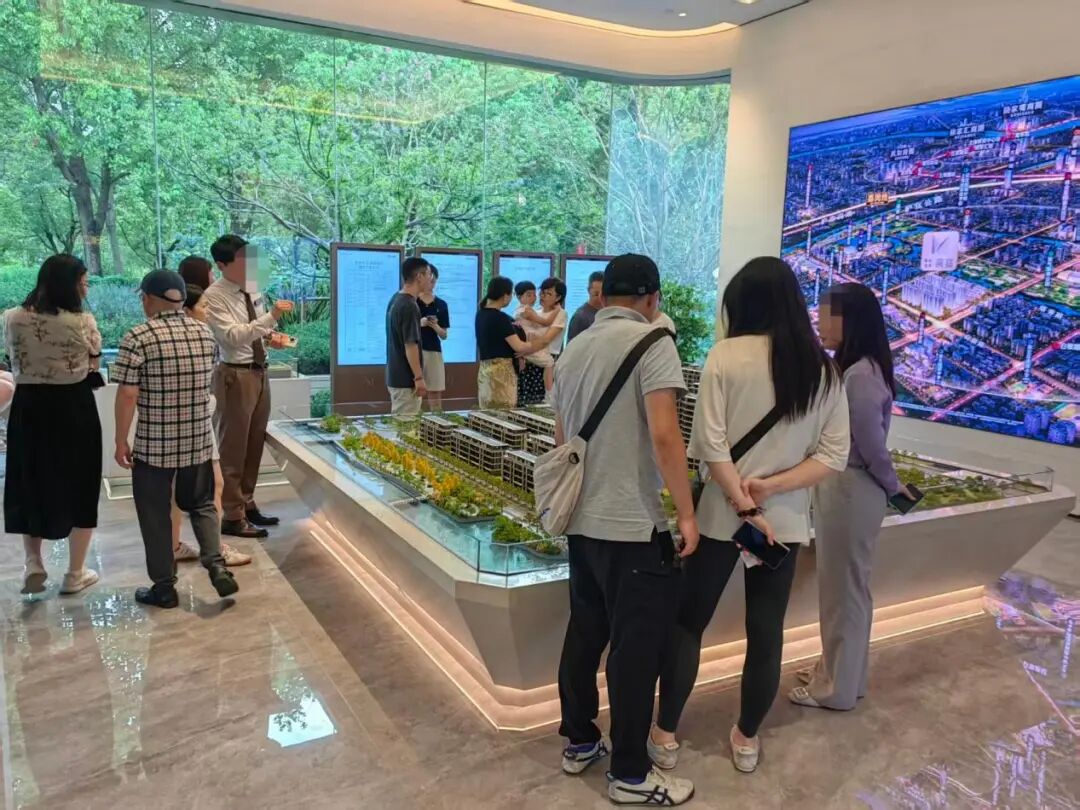 “沪八条”落地首个周末 实探上海新房市场